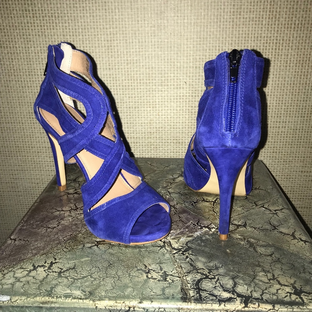 Steve Madden 4" heel, blue suede, Imnence, size 6